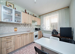 2-комнатная квартира: Новосибирск, Междуреченская улица, 3/1 (60м2)