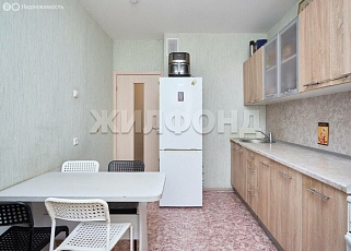 2-комнатная квартира: Новосибирск, Междуреченская улица, 3/1 (60м2)